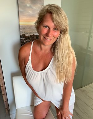 TAC Amateurs invites you to browse their xxx photos with Sweet Susi xxx gallery 274440