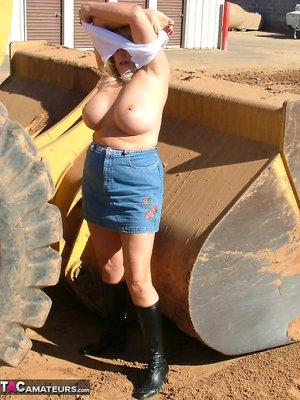 TAC Amateurs invite you to explore a free photos with Adonna xxx gallery 274005