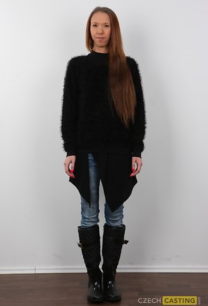 Czech Casting  invites you to browse their free photos with Zdenka showing amazing shape